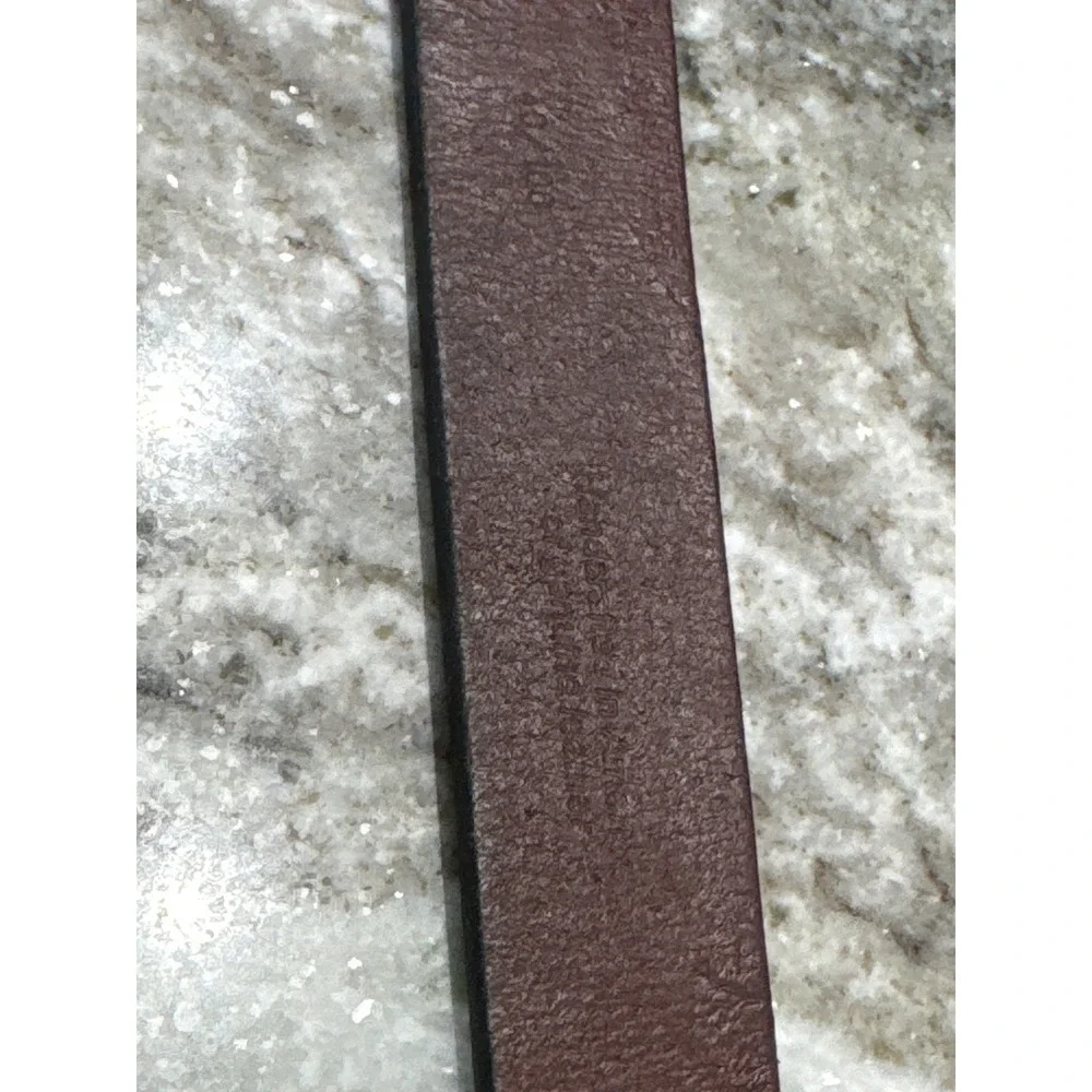 Mens dark brown leather belt with a silver-tone metal buckle size‎ 40